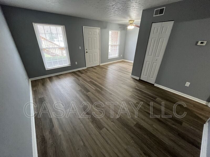 359 Redmar Blvd in Radcliff, KY - Foto de edificio