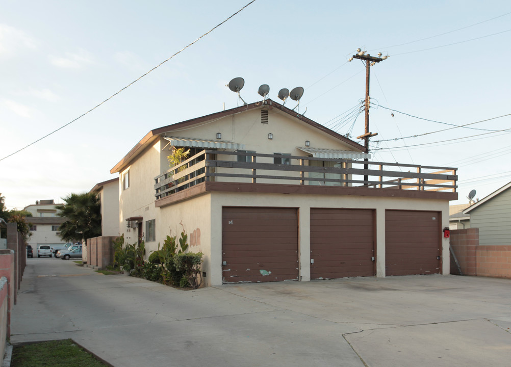 9512-9516 Park St in Bellflower, CA - Building Photo