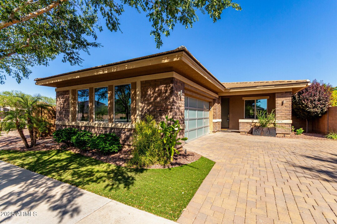 1795 S Racine Ln in Gilbert, AZ - Building Photo