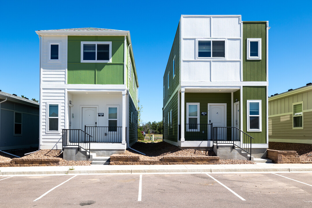 Cottages at Torin Point in Colorado Springs, CO - Foto de edificio