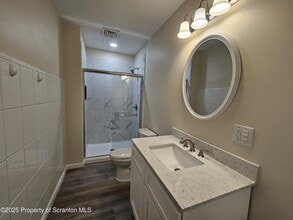 408 Grove St in Dunmore, PA - Building Photo - Building Photo