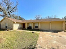 11807 Knights Bridge in Austin, TX - Building Photo