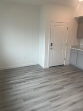 7160 Vail Rnch Rd, Unit 2 in Roseville, CA - Building Photo - Building Photo