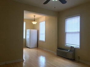 455 Eleanor Ave in San Antonio, TX - Foto de edificio - Building Photo