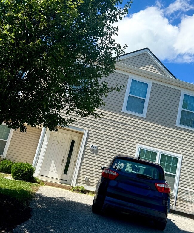 property at 445 Pin Oak Dr NW