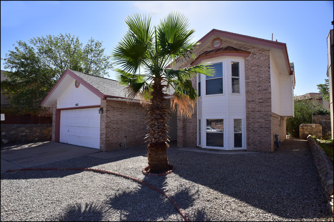 12112 Singing Quail Dr in El Paso, TX - Foto de edificio