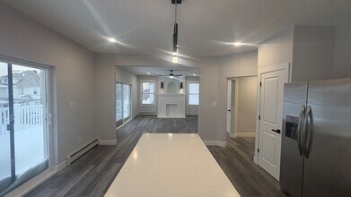 1-64 Beach 124th St, Unit 2 in Queens, NY - Building Photo - Building Photo