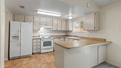 2077 Peach Tree Dr in Fairfield, CA - Building Photo - Building Photo