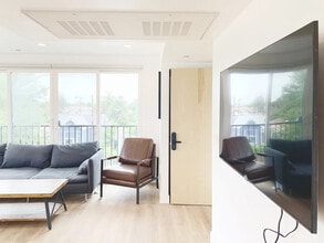 Tripalink Apartments near USC in Los Angeles, CA - Foto de edificio - Building Photo