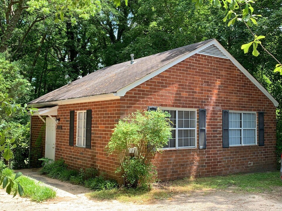 2064 Prince Ave in Athens, GA - Building Photo