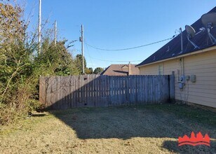 3936 Bittersweet Dr in Memphis, TN - Building Photo - Building Photo