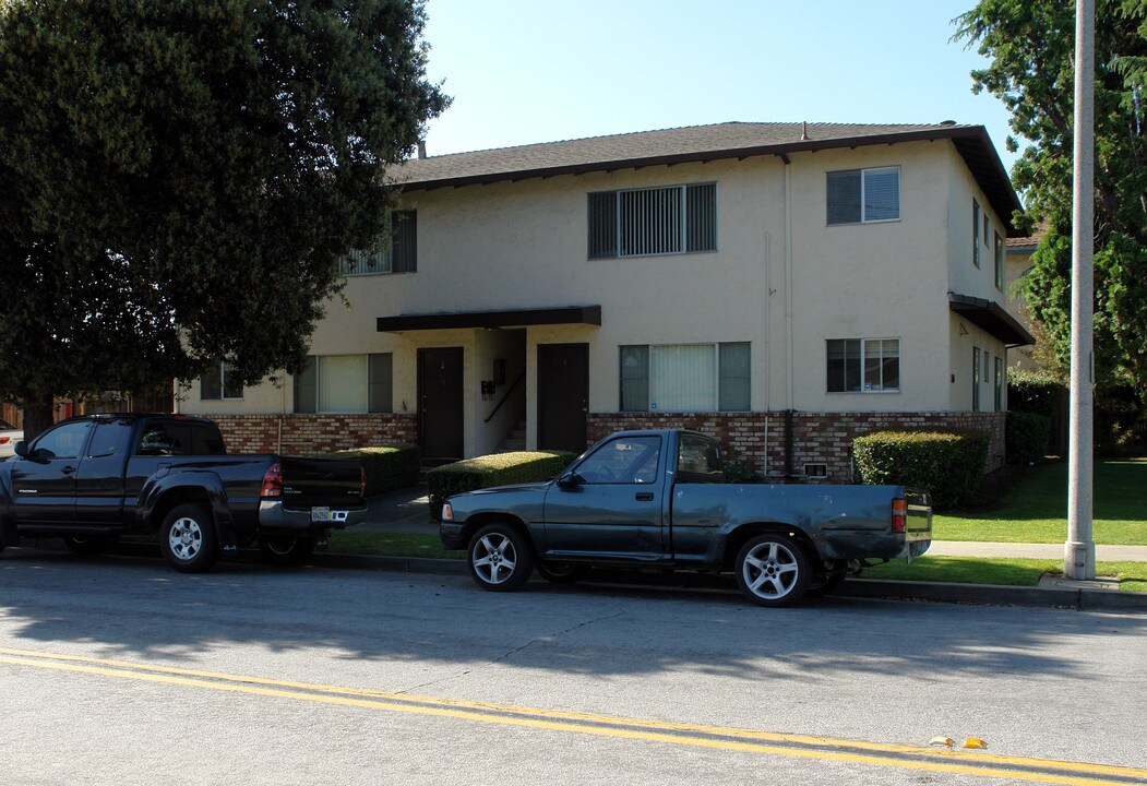 1560 Alberta Ave in Sunnyvale, CA - Foto de edificio