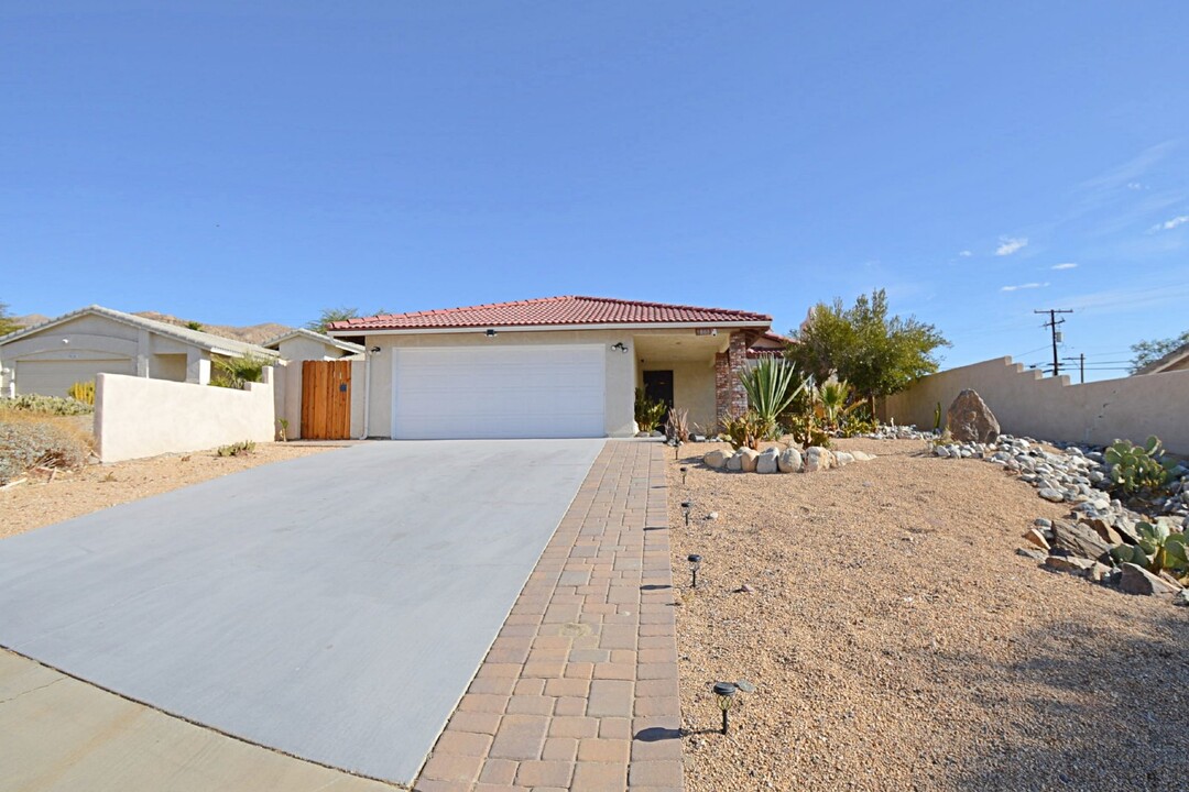 9888 Valencia Dr in Desert Hot Springs, CA - Building Photo