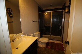 4410 Olympus Bay in San Antonio, TX - Building Photo - Building Photo
