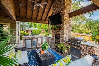 1706 NW Autumn Ave in Bentonville, AR - Building Photo - Building Photo