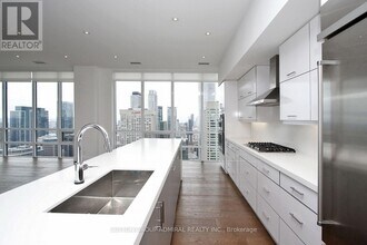 825 Church St in Toronto, ON - Building Photo - Building Photo