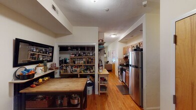 22 Dwight St, Unit 1 in Boston, MA - Building Photo - Building Photo