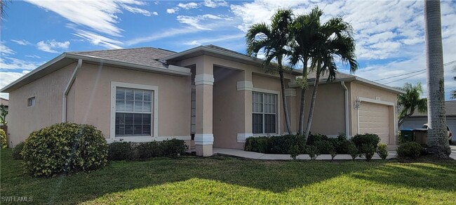 902 SW 21st Ln in Cape Coral, FL - Foto de edificio - Building Photo