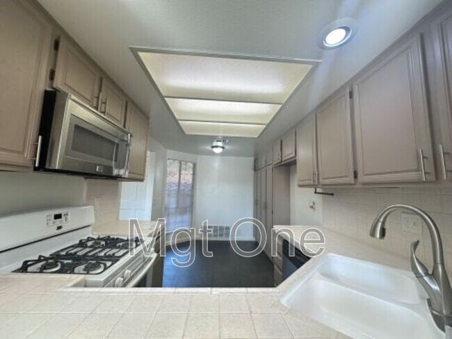 23328 Copante in Mission Viejo, CA - Building Photo - Building Photo