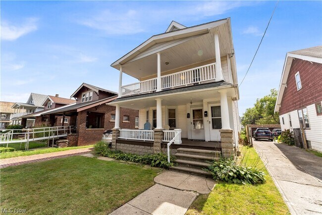 9002 Rosewood Ave-Unit -UP in Cleveland, OH - Building Photo - Building Photo