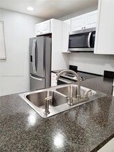 2860 Somerset Dr, Unit 217K in Lauderdale Lakes, FL - Building Photo - Building Photo