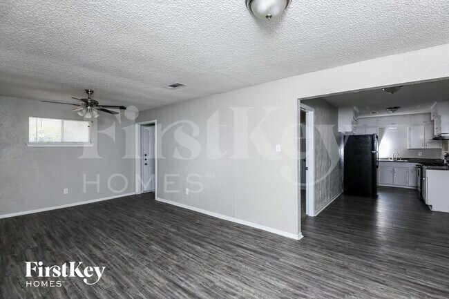 308 Bluebonnet St in Saginaw, TX - Foto de edificio - Building Photo