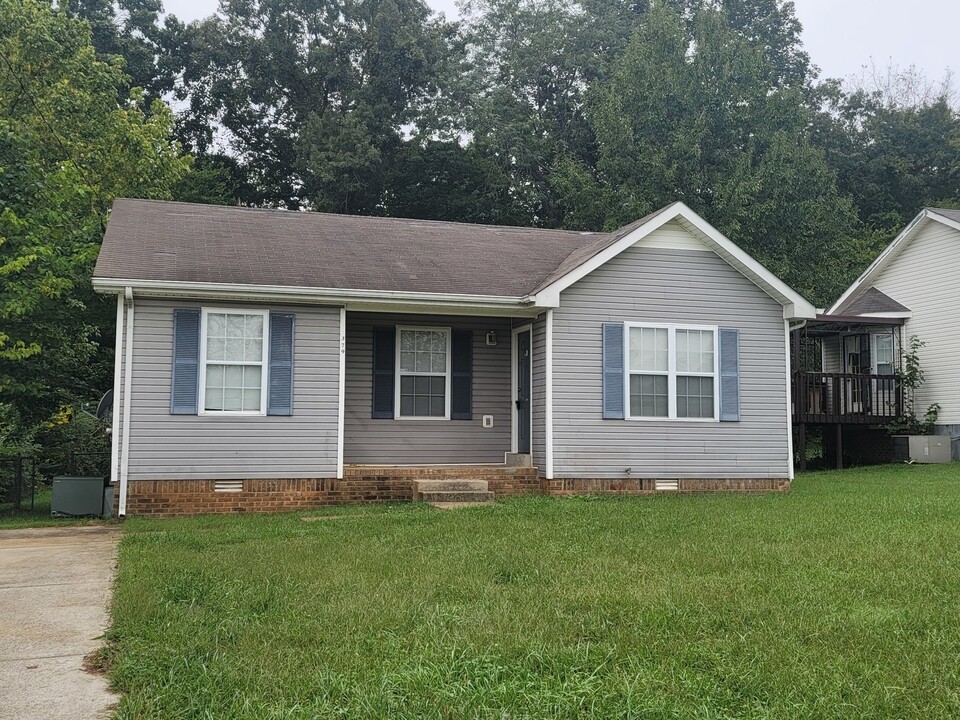 379 Cranklen Cir in Clarksville, TN - Building Photo