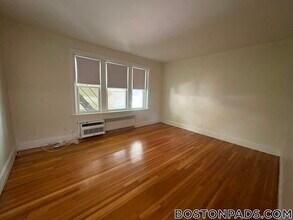 33 Lancaster Terrace in Brookline, MA - Building Photo - Building Photo