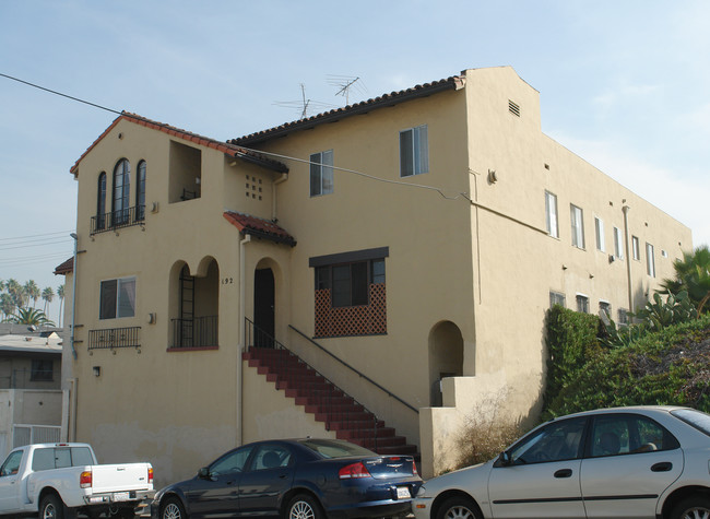 192 S Mountain View Ave in Los Angeles, CA - Foto de edificio - Building Photo