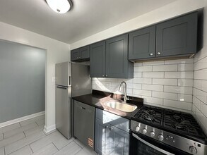 6719 N California Ave in Chicago, IL - Foto de edificio - Building Photo