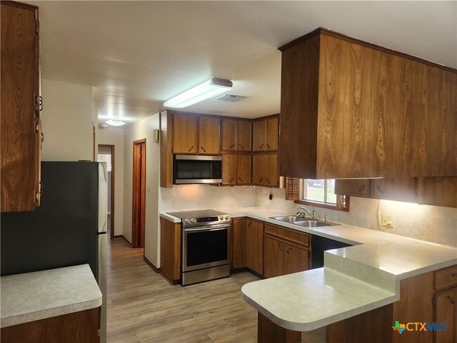 property at 116 W 14th St