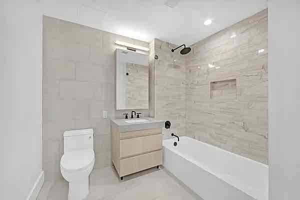 4610 70th St in Queens, NY - Building Photo - Building Photo