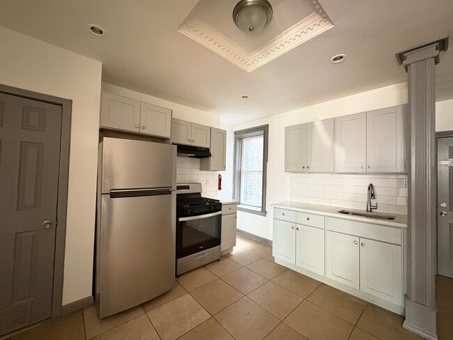 130 Stevens Ave, Unit 2