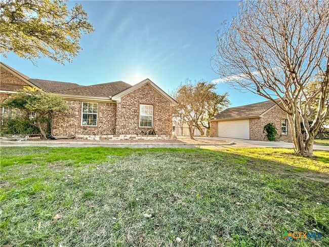 property at 150 Summer Glen Ln