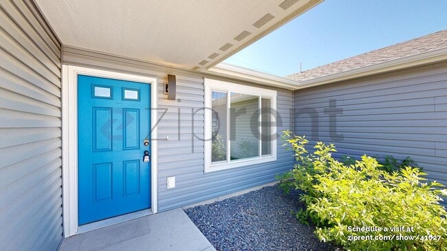 10303 W Salmonberry in Cheney, WA - Building Photo - Building Photo
