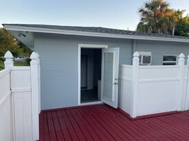 7193 17th Way N, Unit Studio in St. Petersburg, FL - Building Photo