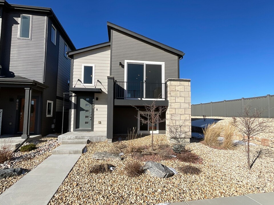 6869 Starry Night Ln in Colorado Springs, CO - Building Photo