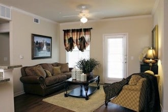 Stone Bridge in Abbeville, LA - Foto de edificio - Interior Photo