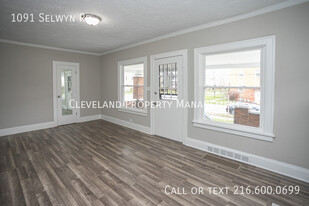 1091 Selwyn Rd in Cleveland Heights, OH - Building Photo - Building Photo