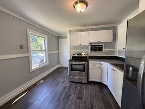 4718 Kessler Dr in Lansing, MI - Building Photo - Building Photo