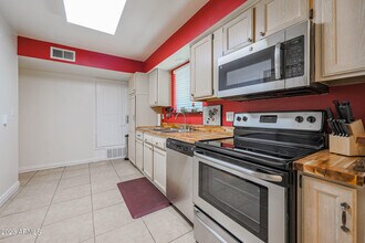5550 N 12th St in Phoenix, AZ - Building Photo - Building Photo