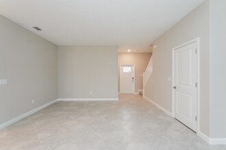 17532 Radiant Shine Wy in Lutz, FL - Building Photo - Building Photo