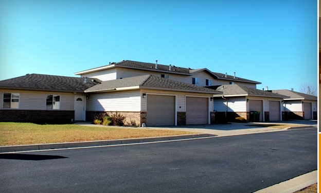 Ridgeway Estates Townhomes in Pine Island, MN - Foto de edificio