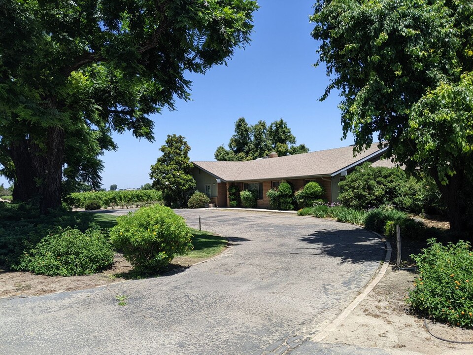 12710 S Sunnyside Ave in Selma, CA - Building Photo