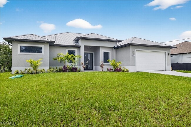 801 Douglas Ave N in Lehigh Acres, FL - Building Photo - Building Photo