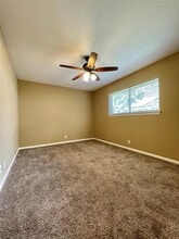 241 Crestwood St in Clute, TX - Building Photo - Building Photo