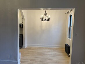 35-25 190th St in Queens, NY - Building Photo - Building Photo