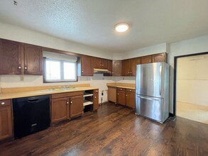28 E Ave D in South Hutchinson, KS - Building Photo - Building Photo