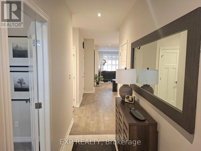 5 McClay Ave in Grimsby, ON - Building Photo - Building Photo