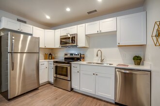1515 Bennett Ave in Dallas, TX - Foto de edificio - Building Photo
